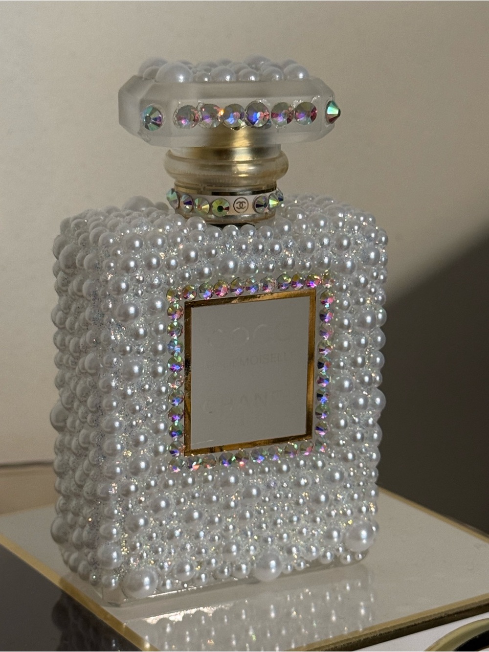 Coco CHANEL Pearl & Crystal Embellished Decorative Piece in White and Gold-empty - Picture 3 of 14
